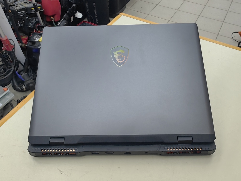 Ноутбук MSI; Ryzen 9 7945HX, Geforce RTX 5060, 32 Гб, 1 Tb, Нет