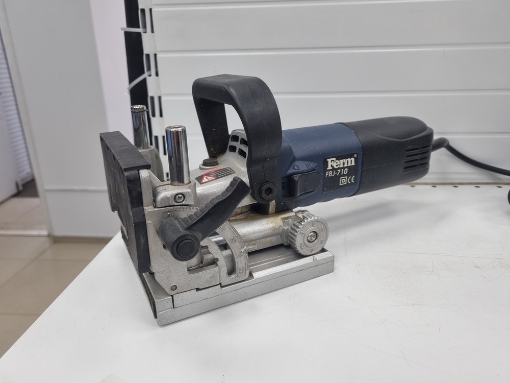 Штроборез Ferm FBJ-710