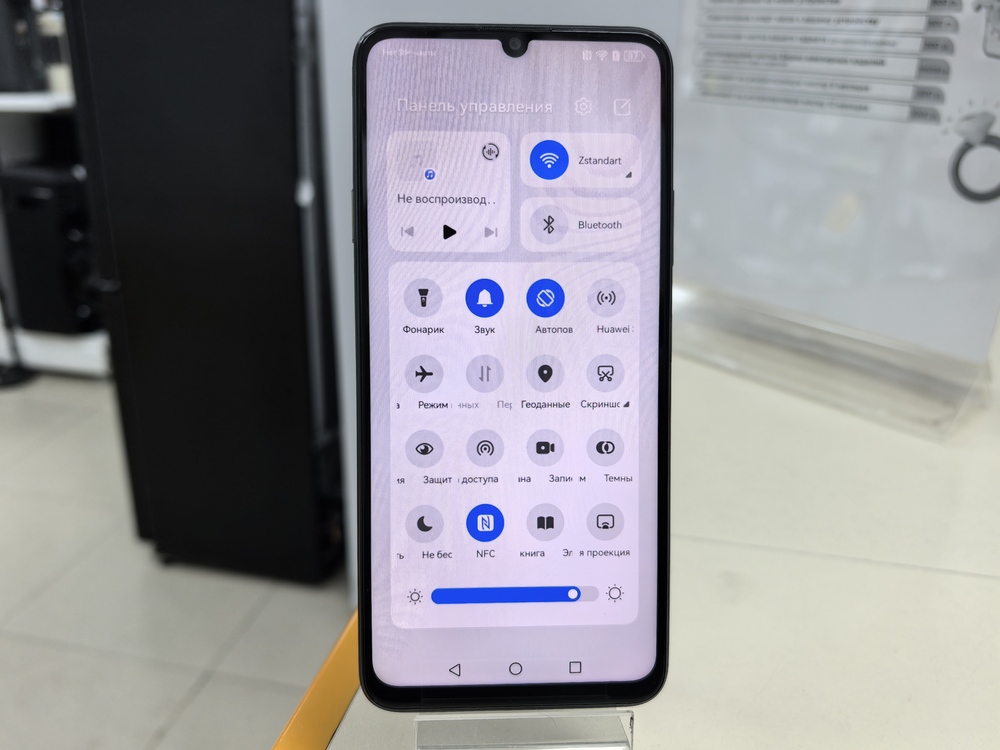 Смартфон Huawei Nova Y63 4/128