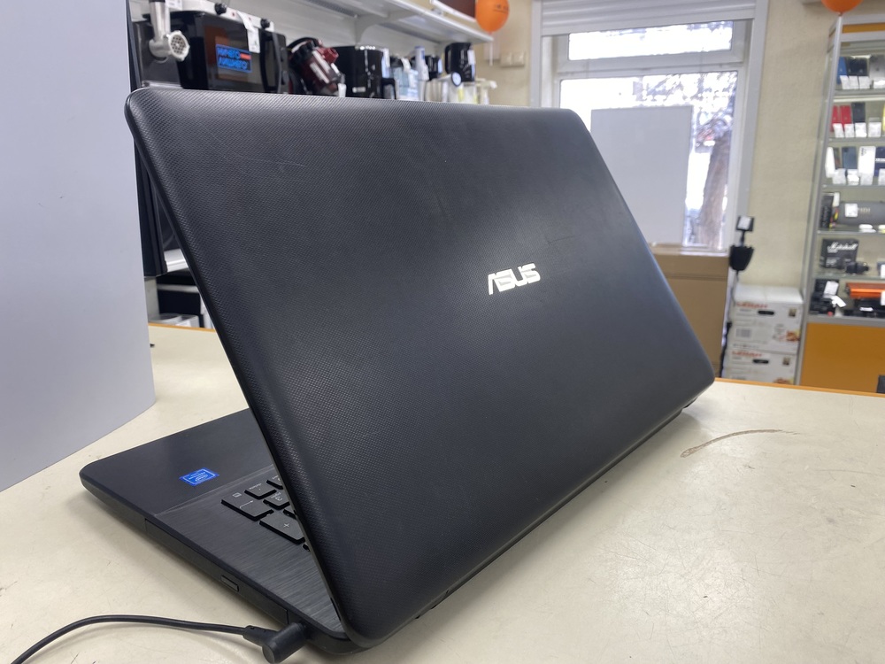 Ноутбук ASUS; Pentium N3540, Intel UHD Graphics, 4 Гб, Нет, 500 Гб