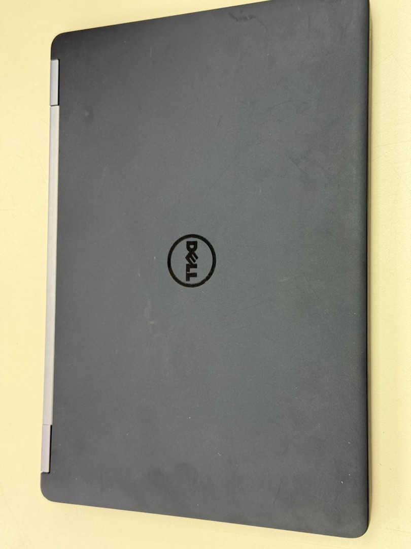 Ноутбук DELL; Core i7-6600U, Intel HD Graphics 520, 8 Гб, 256 Гб, Нет