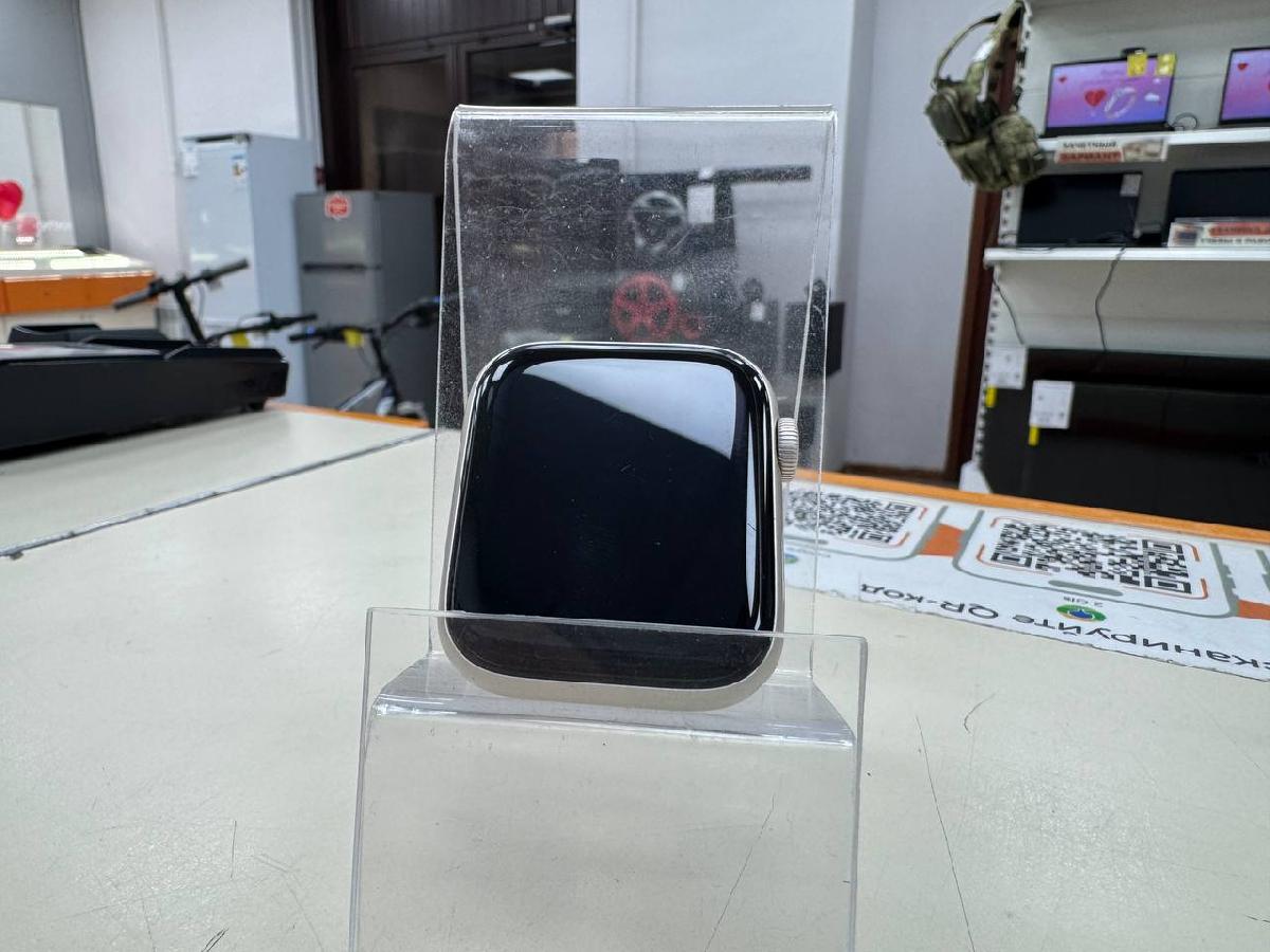 Смарт-часы Apple Watch SE 2022 44mm