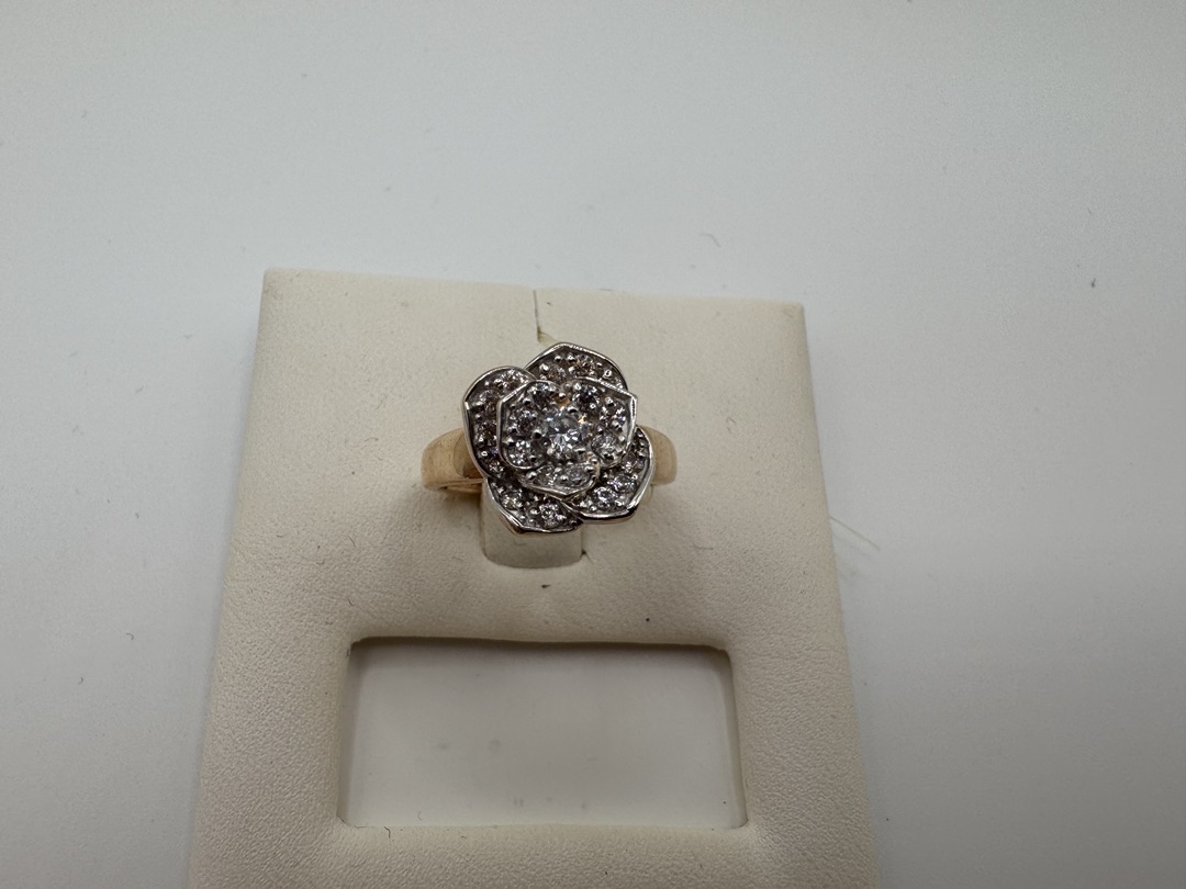 КОЛЬЦО С КАМНЯМИ (Au 585)