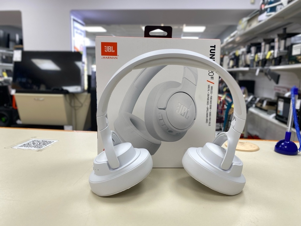 Наушники беспроводные JBL Tune 720BT;
