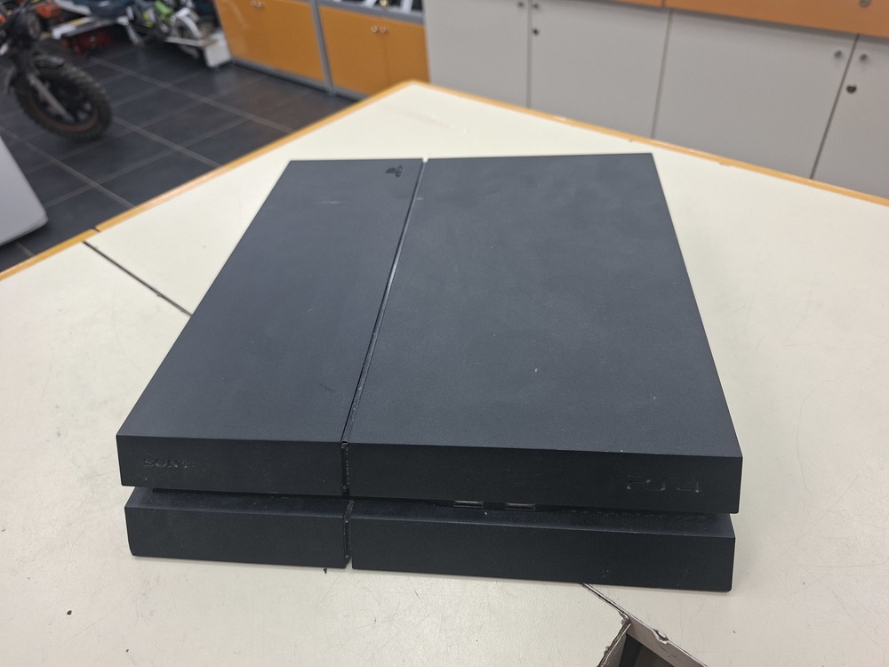 Игровая приставка PlayStation 4 FAT 1Tb