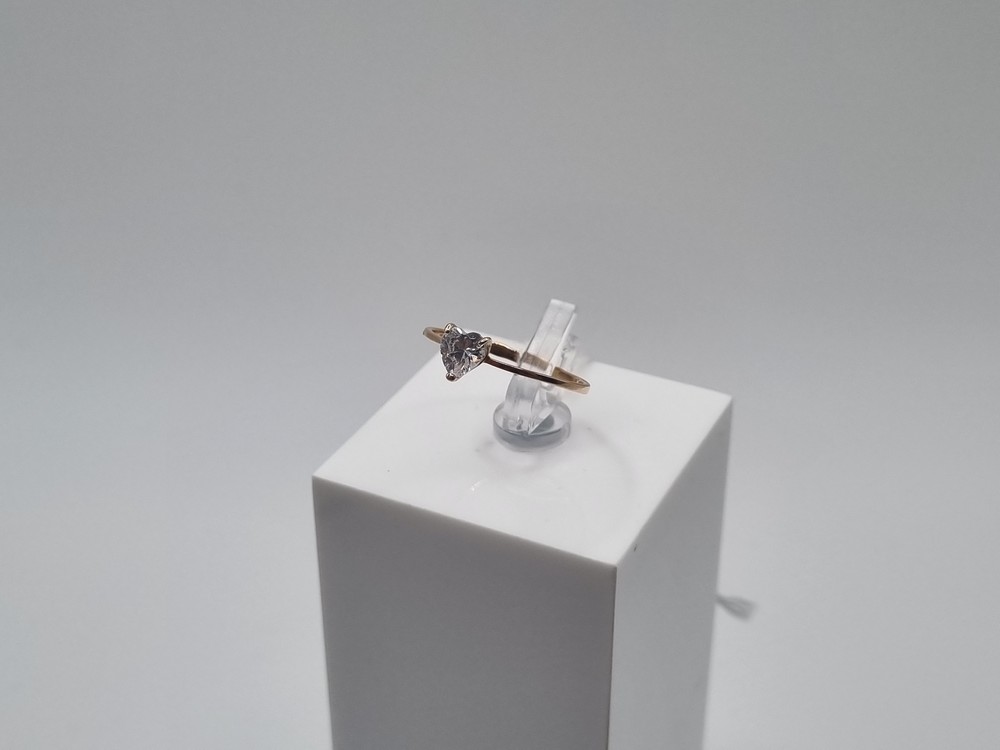 КОЛКМ585 КОЛЬЦО С КАМНЕМ (Au 585)