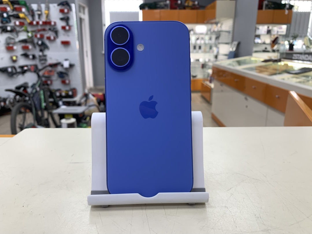 Смартфон Apple Iphone 16 128Gb