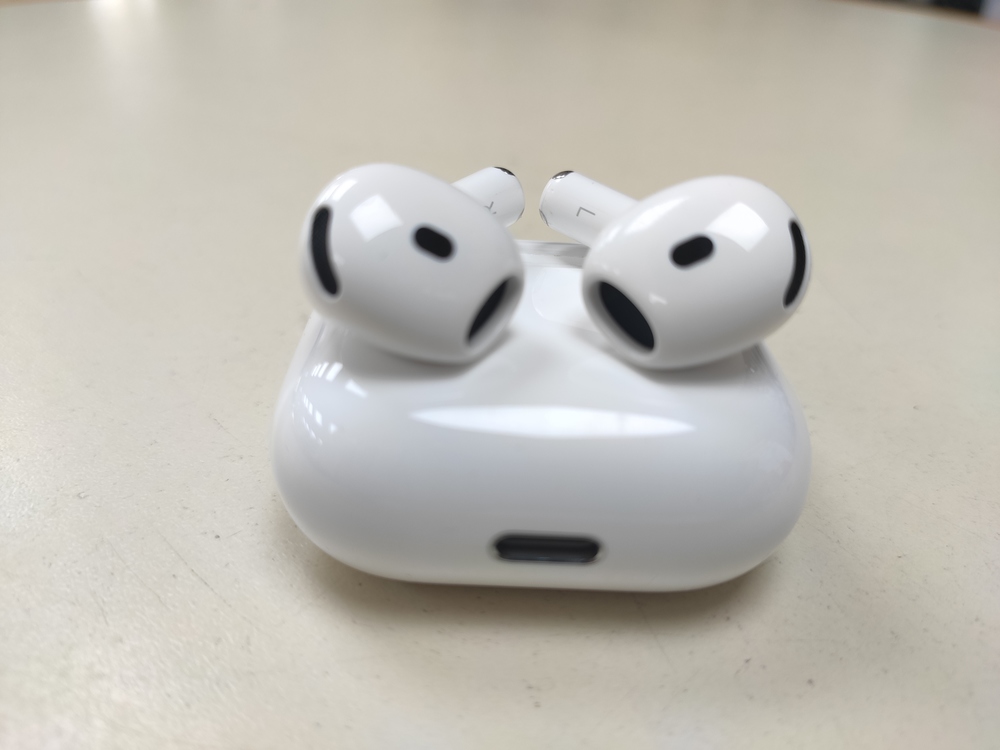 Наушники беспроводные Apple Airpods 4