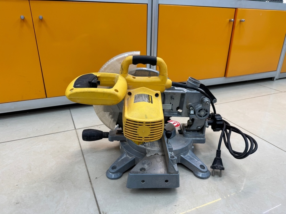 Торцовочная пила Энкор Корвет-8М