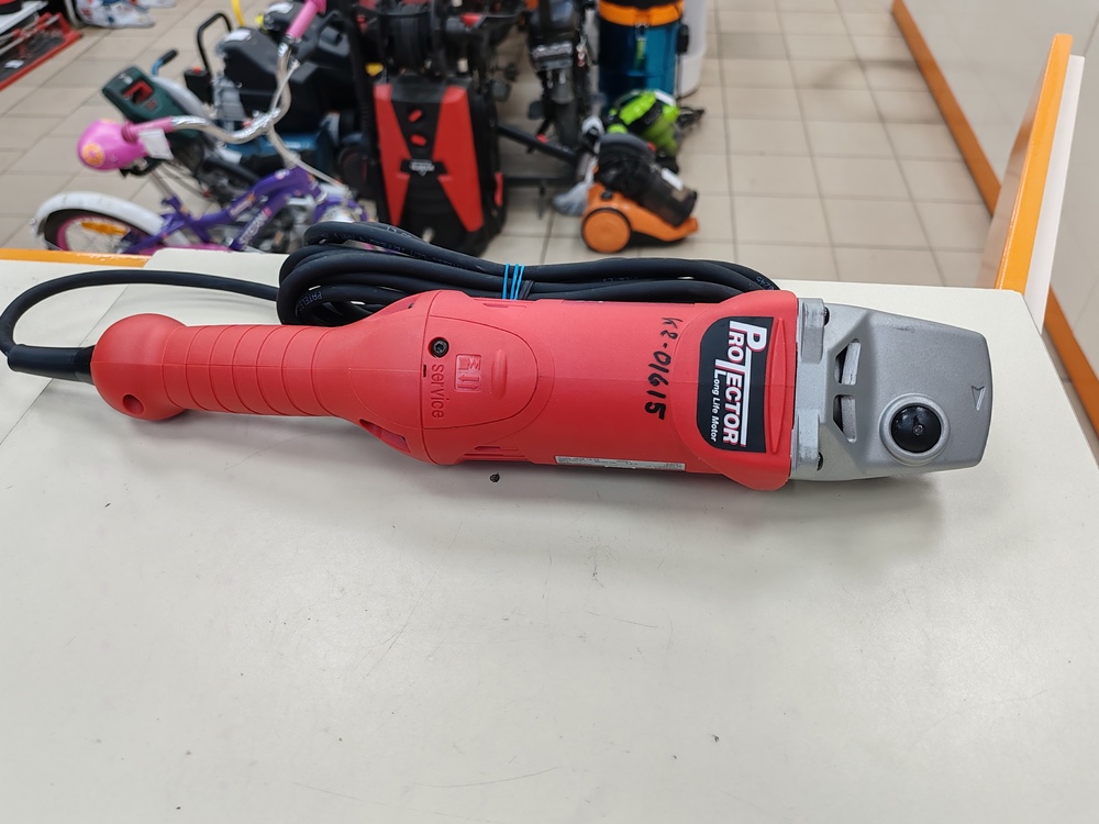 Угловая шлифмашина Milwaukee AG 16-125