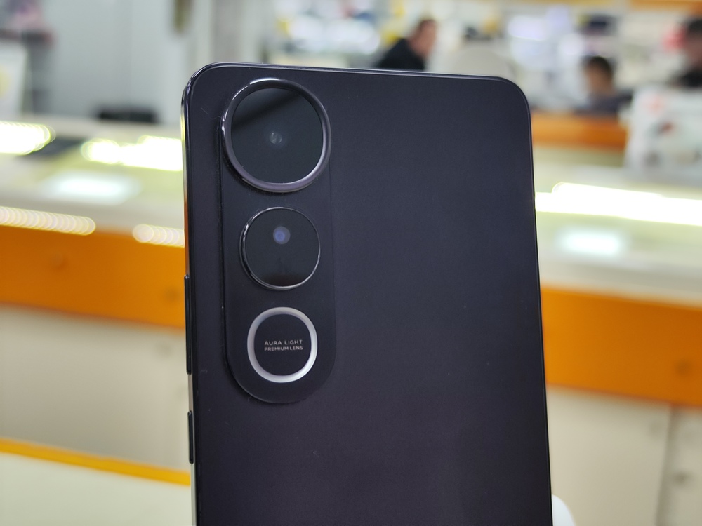 Смартфон Vivo V50 Lite 8/256