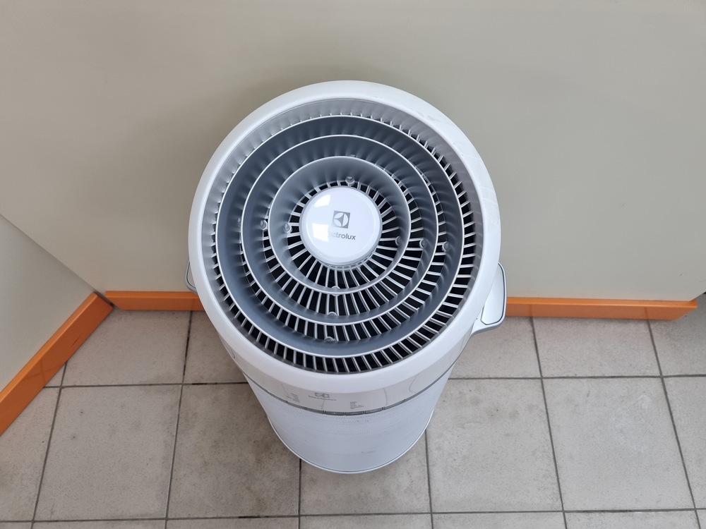 Мобильный кондиционер Electrolux EACM-10FP/N6