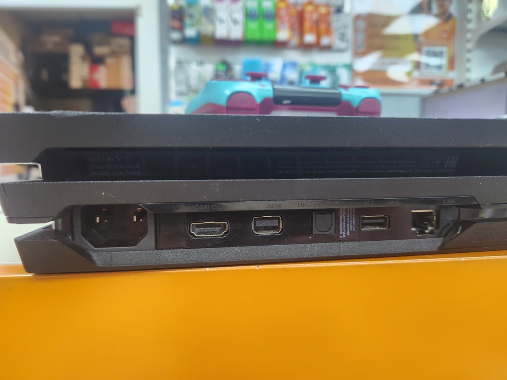 Игровая приставка PlayStation 4 Pro 1Tb