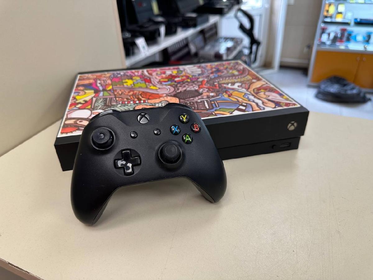 Игровая приставка Xbox One X 1Tb