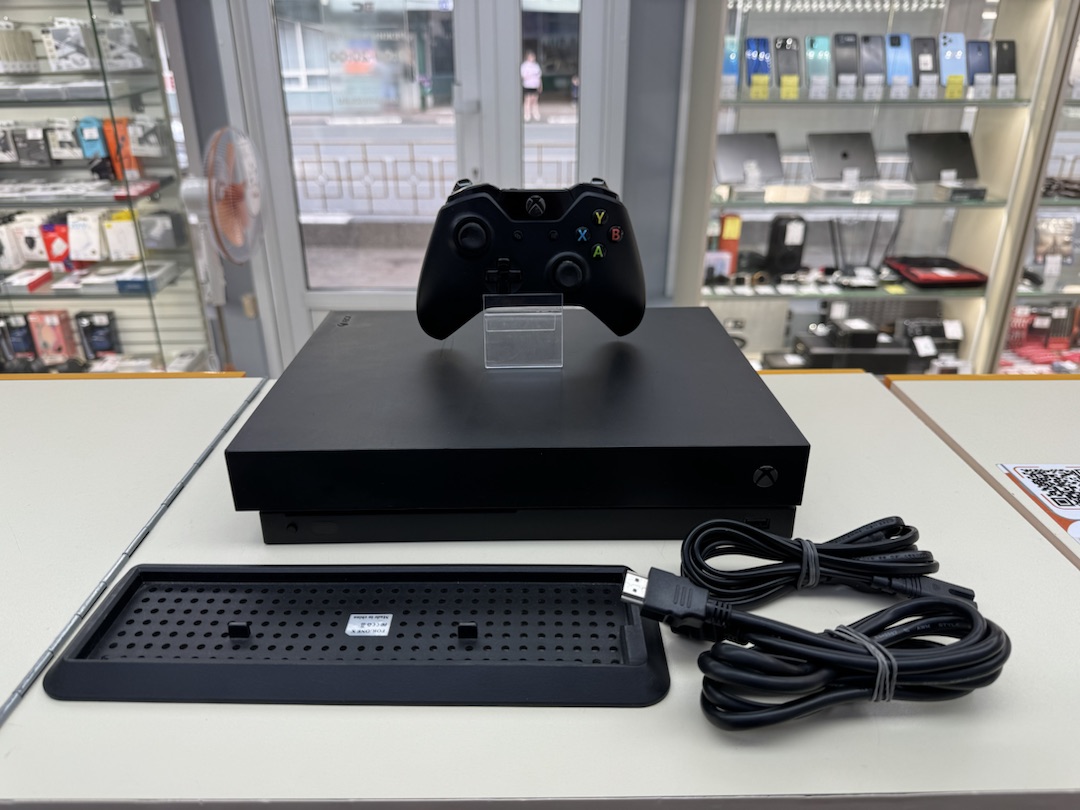 Игровая приставка Xbox One X 1Tb