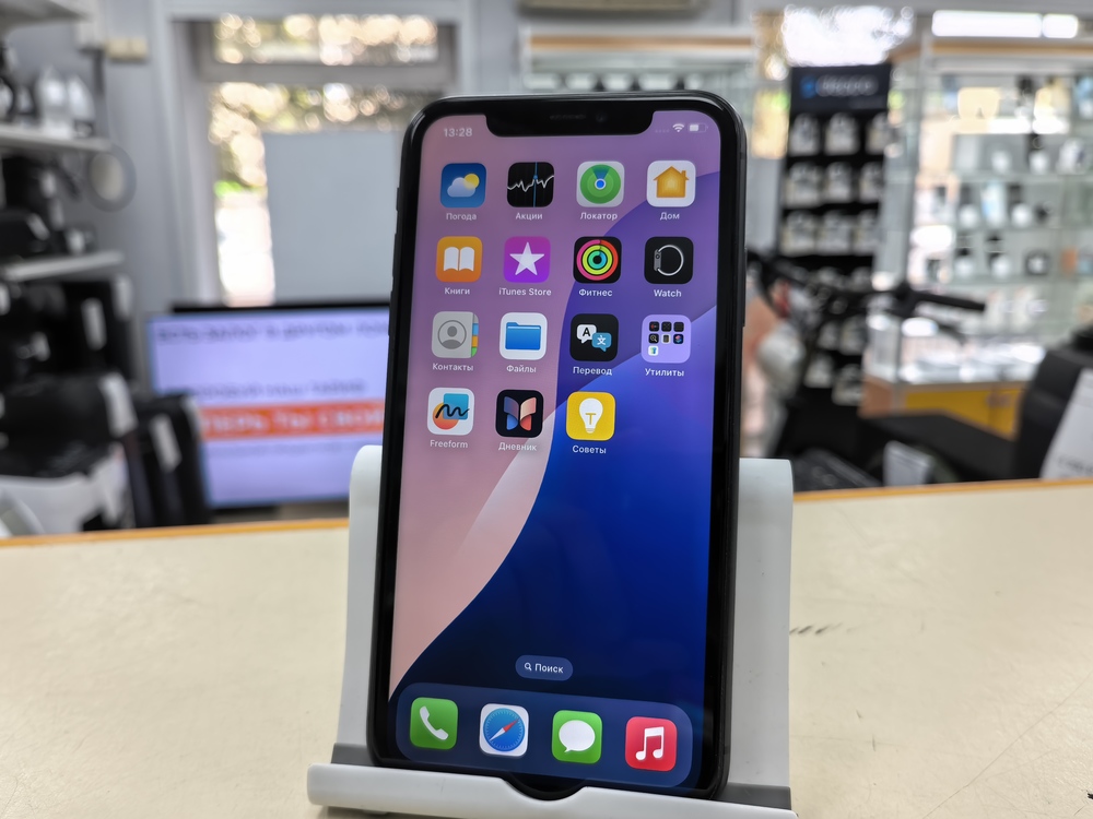 Смартфон Apple iPhone 11 64Gb