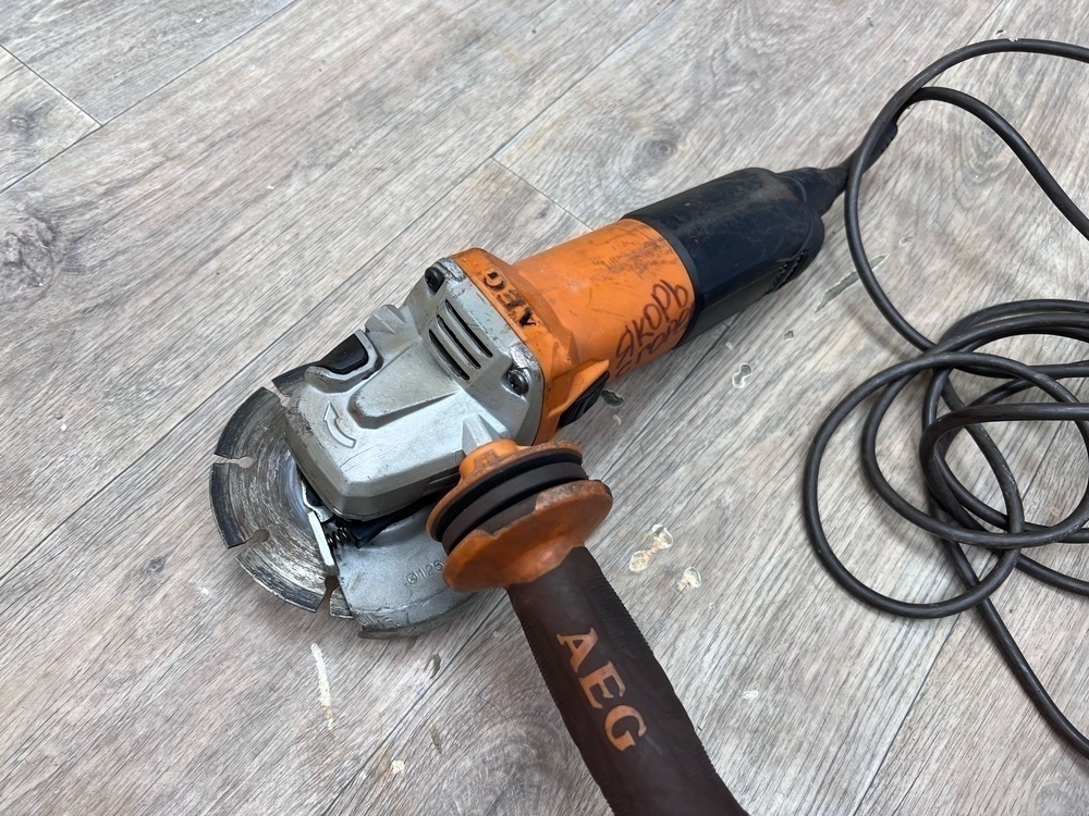 Угловая шлифмашина AEG WS 13-125XE