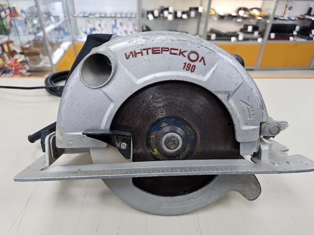 Дисковая пила Интерскол ДП-190/1600М
