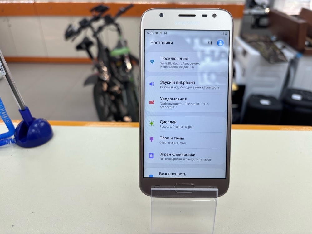 Смартфон Samsung Galaxy J3 2017 2/16