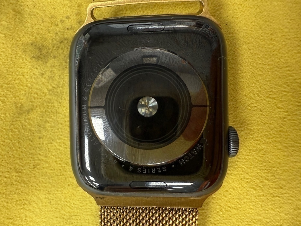 Смарт-часы Apple Watch Series 4 44 мм