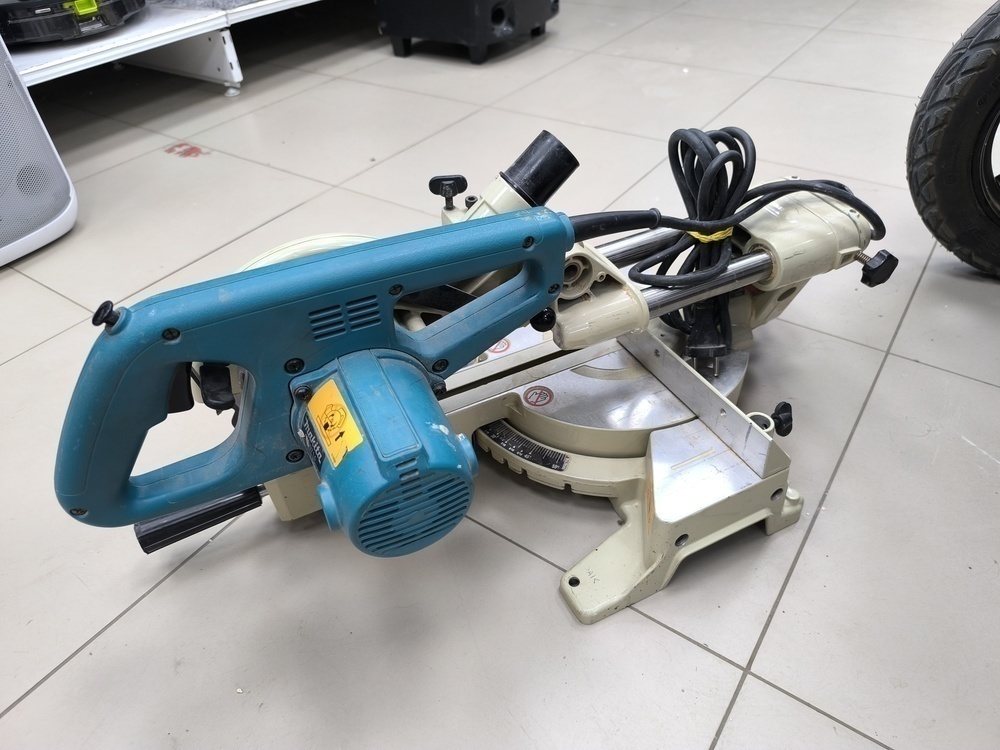 Торцовочная пила Makita LS-1230