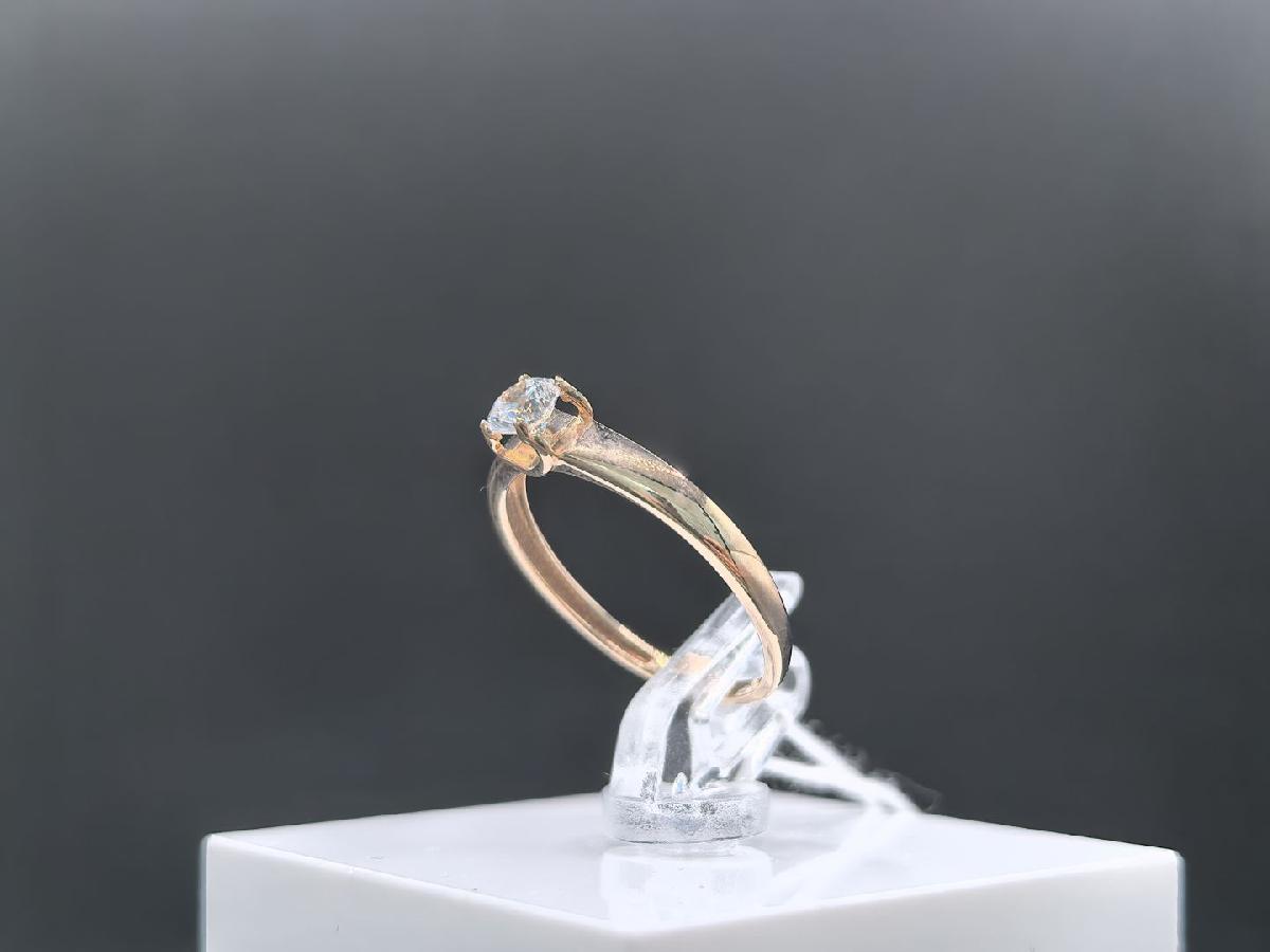 КОЛКМ585 КОЛЬЦО С КАМНЕМ (Au 585)