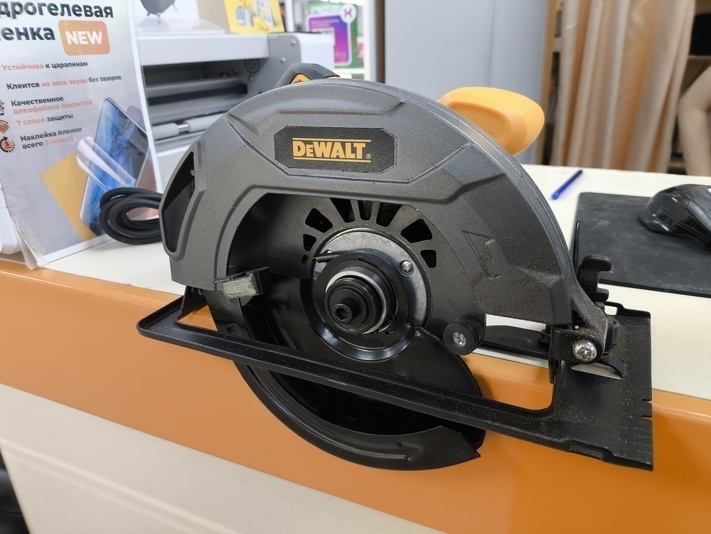 Дисковая пила Dewalt 185A