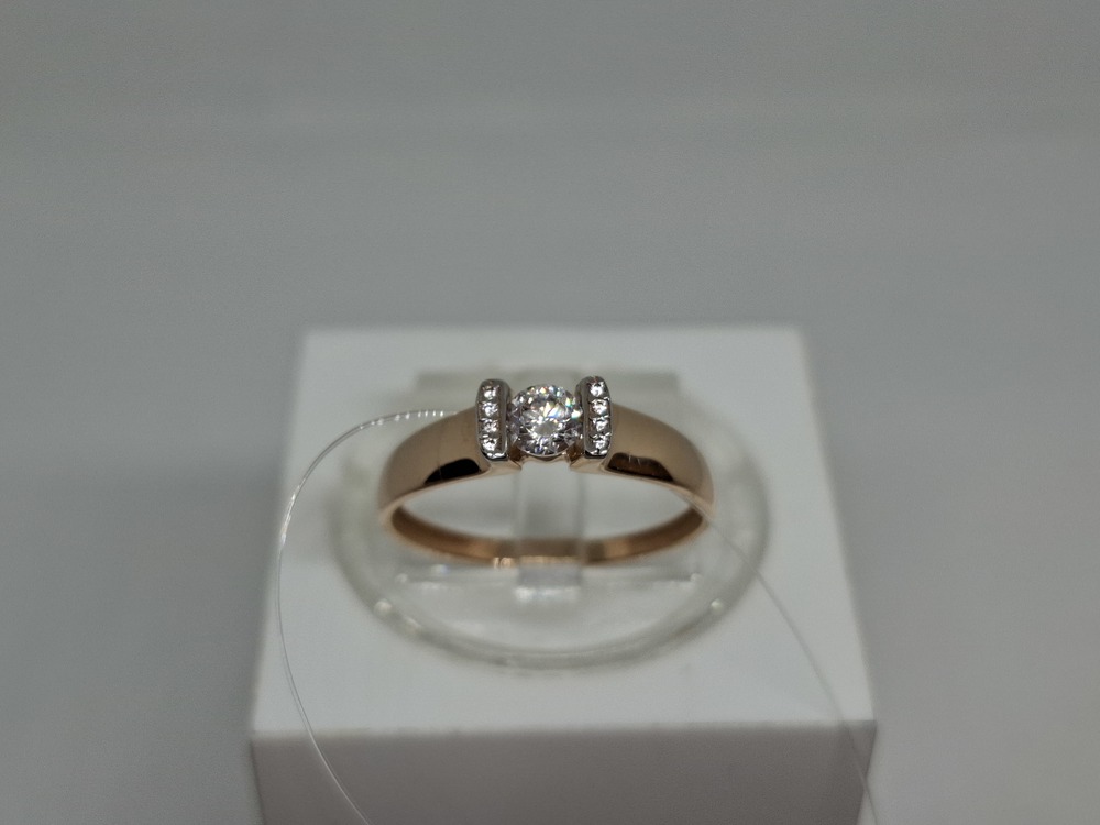 КОЛЬЦО С КАМНЯМИ (Au 585)