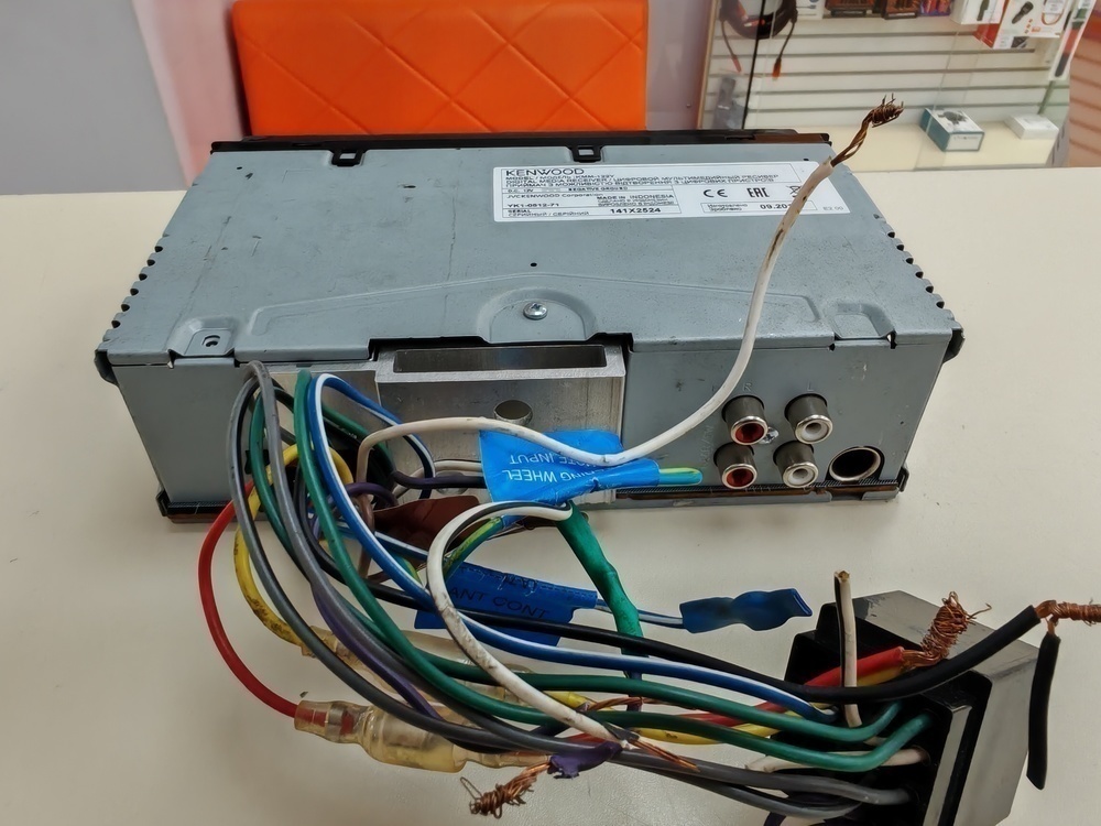 Автомагнитола Kenwood KMM-122Y