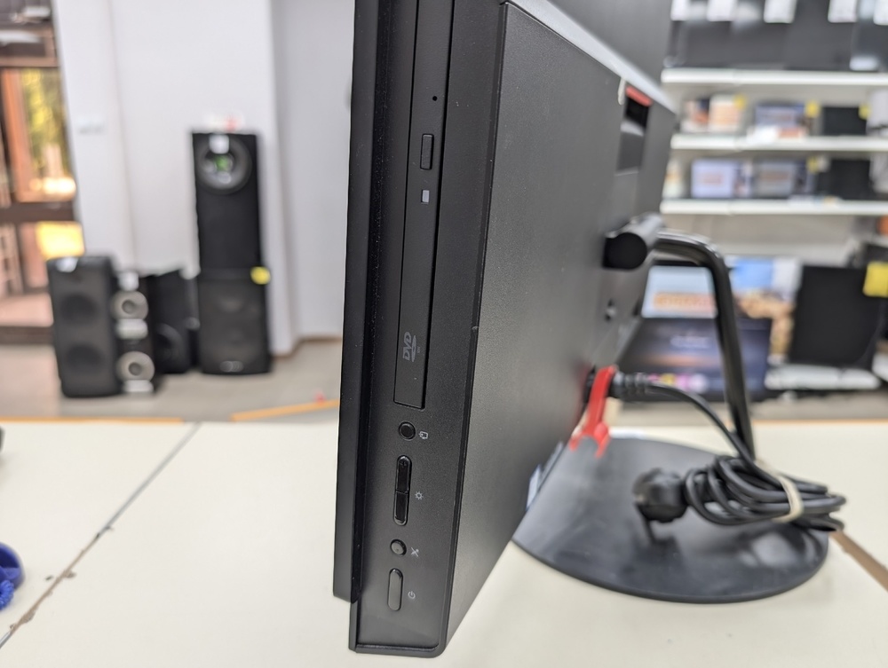 Моноблок Lenovo M910Z; Core i5-7500, Intel HD Graphics 630, 8 Гб, Нет, 500 Гб