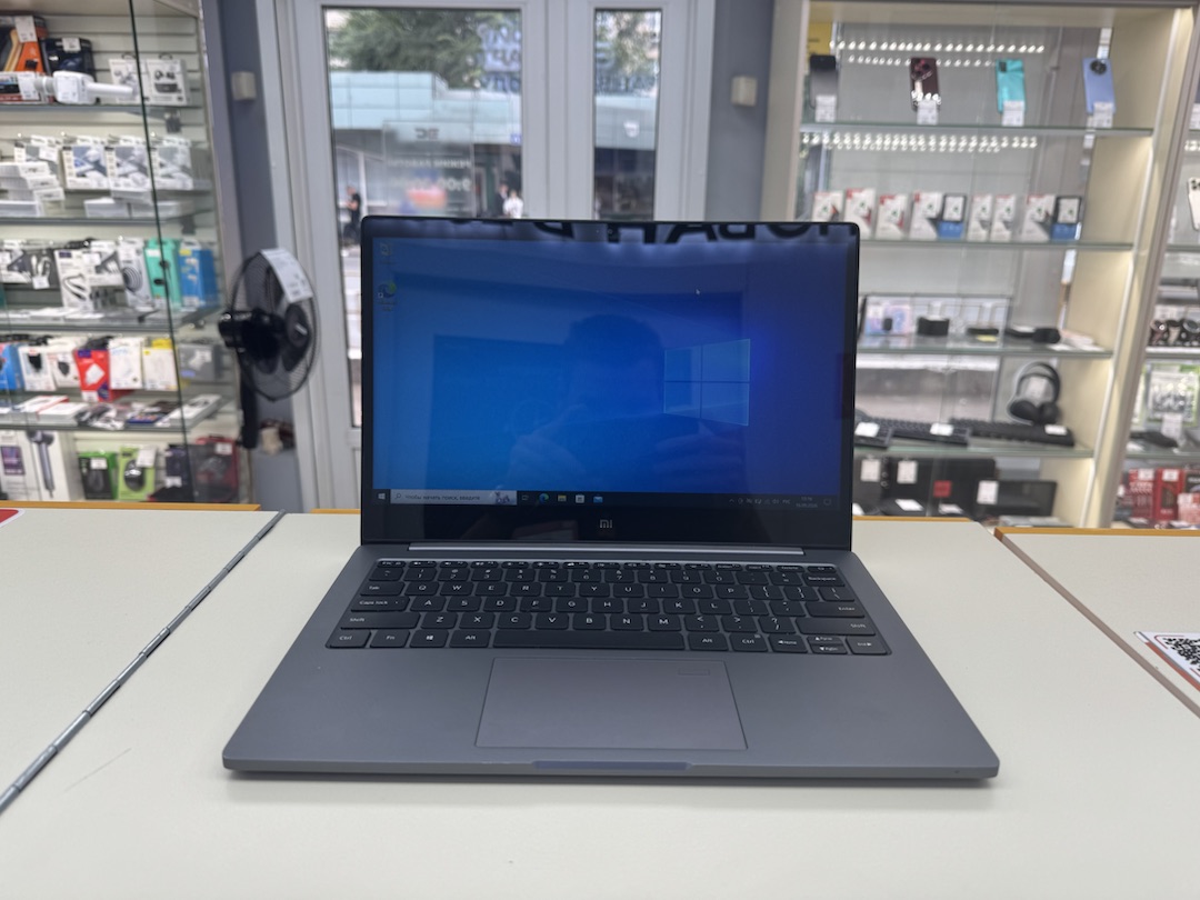 Ноутбук Xiaomi; Core i7-8550U, GeForce MX150 (25 W), 8 Гб, 256 Гб, Нет