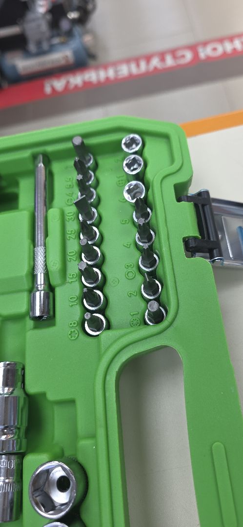 Набор инструментов Prioritet TS-82