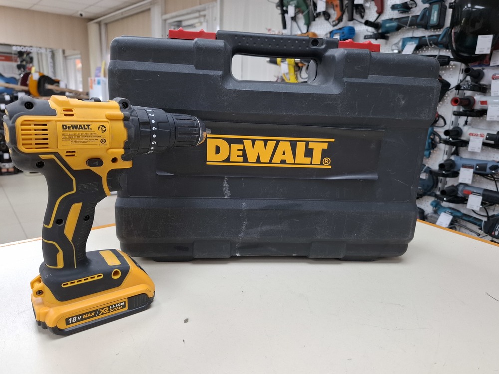 Шуруповерт Dewalt 18V XR;
