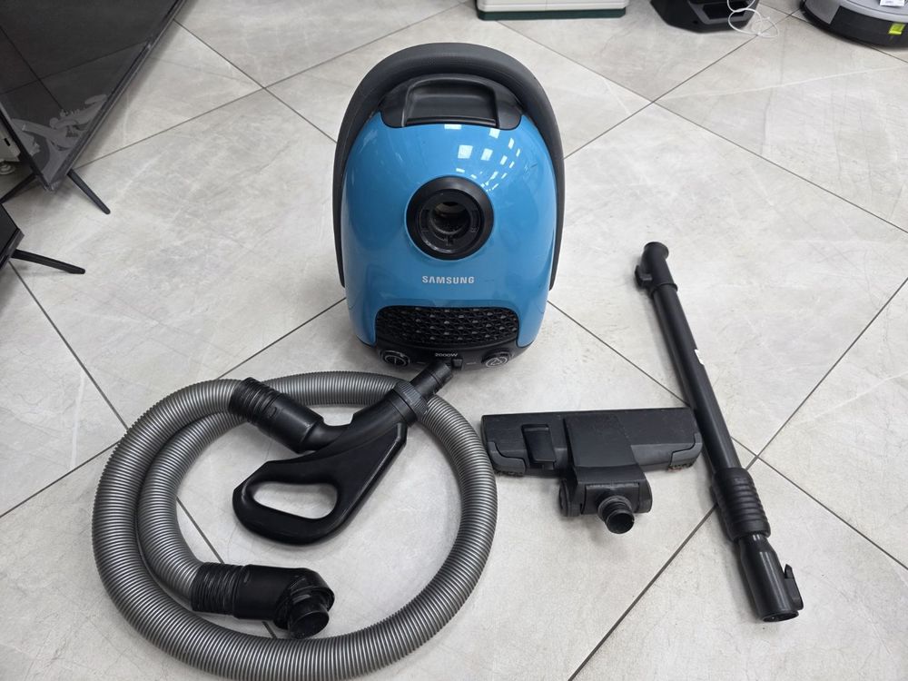 Пылесос Samsung SC20F30WF