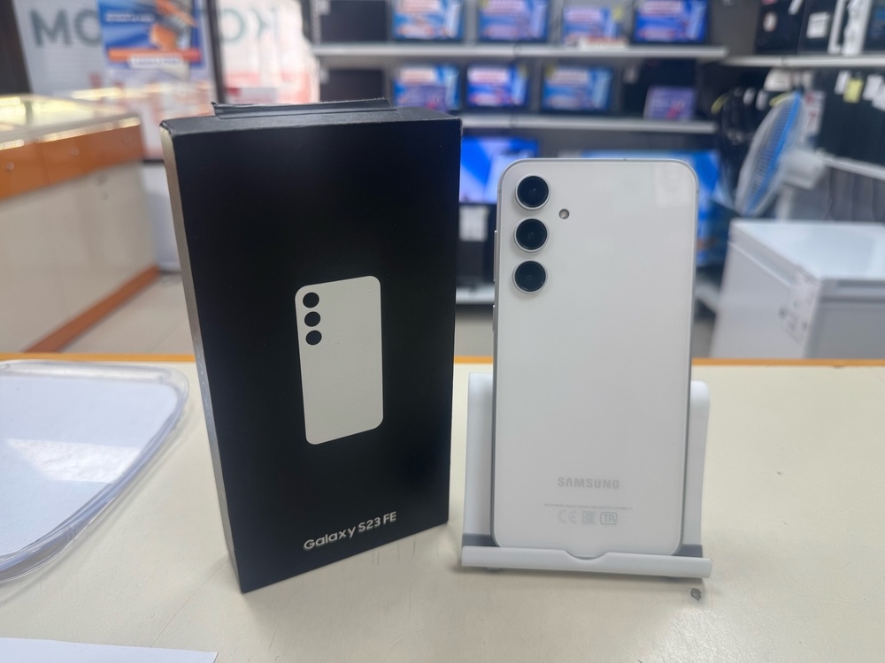 Смартфон Samsung Galaxy S23 FE 8/256