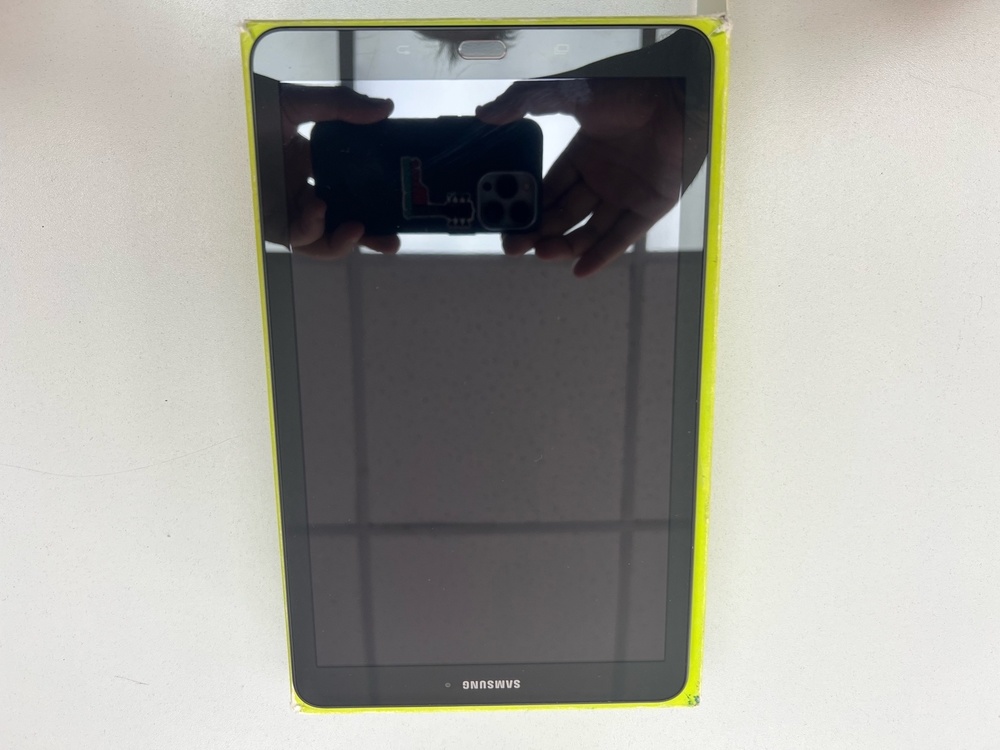 Планшет Samsung Galaxy Tab E 9.6 (SM-T561) 8Gb