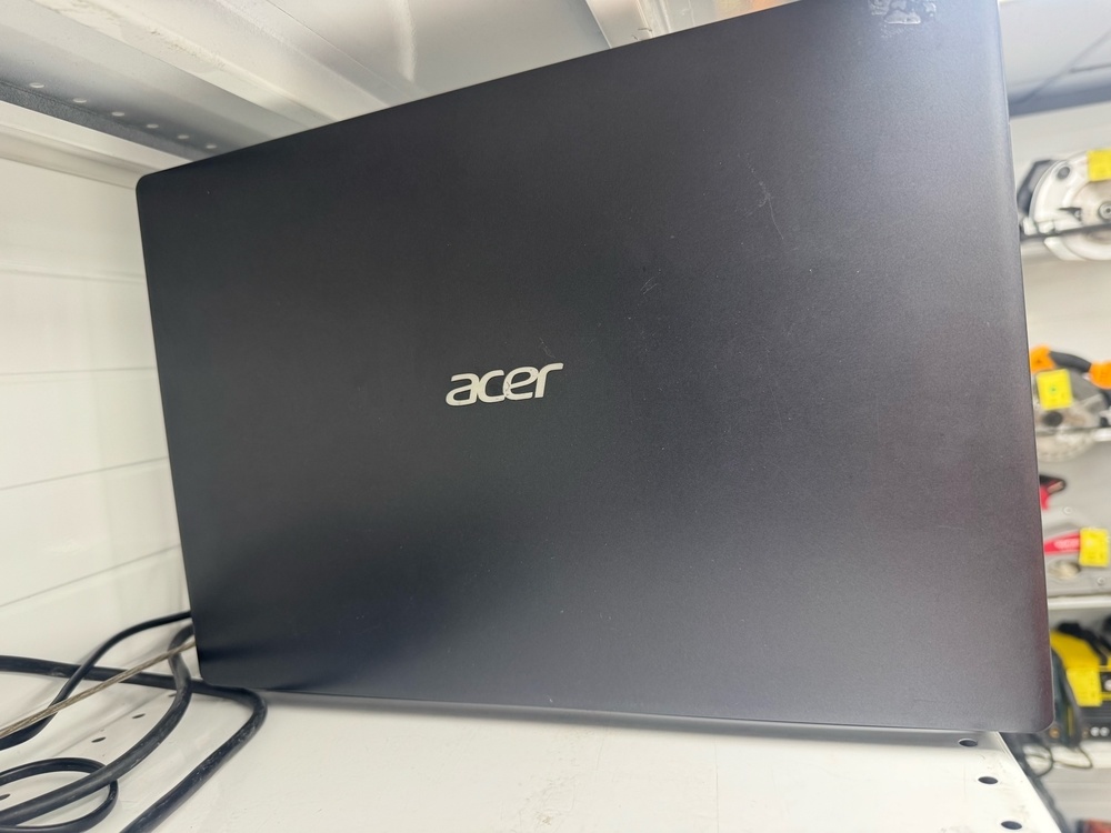 Ноутбук Acer; Pentium Silver J5005, Radeon R3 series, 8 Гб, 240 Гб, 1 Tb