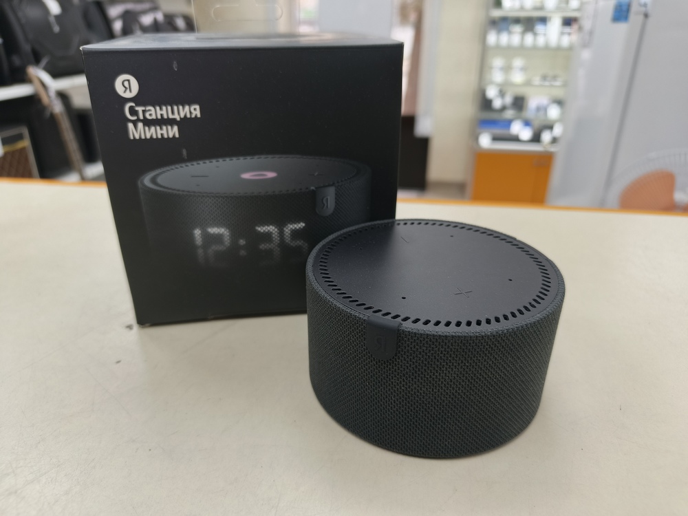 Умная колонка Яндекс Мини с часами