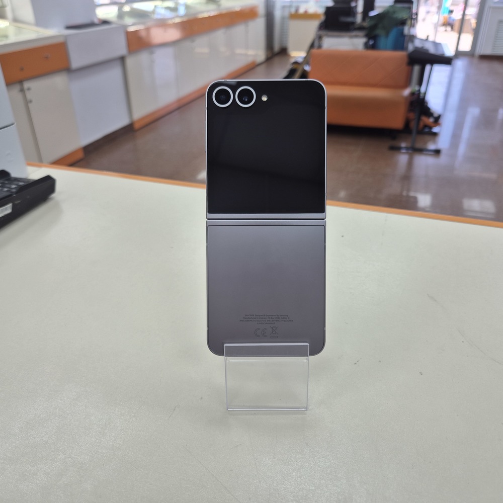 Смартфон Samsung Galaxy Z Flip 6 12/256