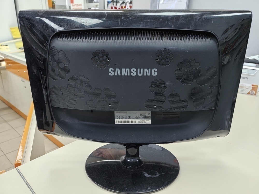 Монитор Samsung 2033SW