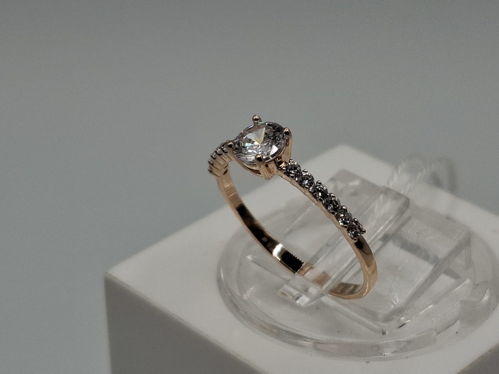 КОЛКМИ585 КОЛЬЦО С КАМНЯМИ (Au 585)