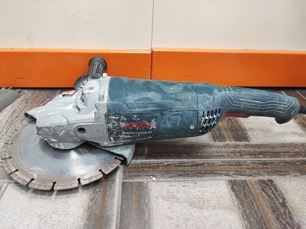 Угловая шлифмашина Bosch GWS22-230