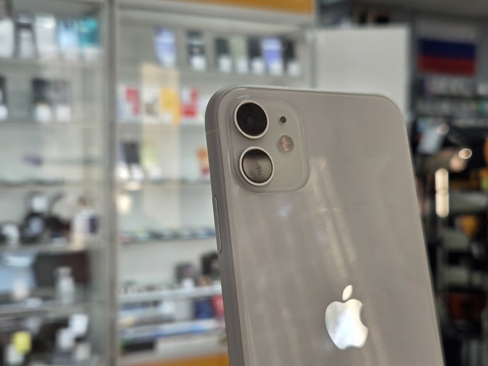 Смартфон Apple iPhone 11 128Gb