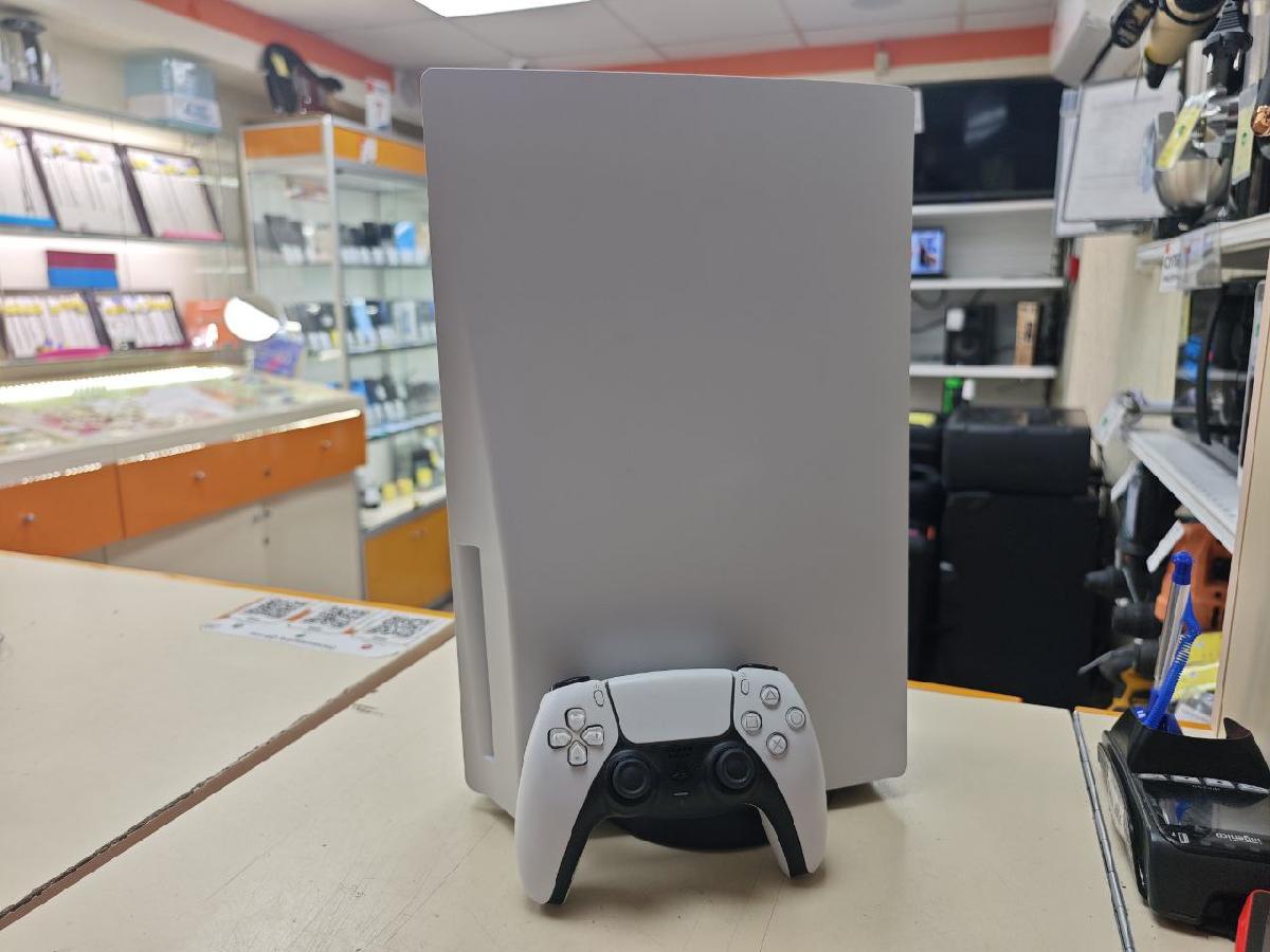 Игровая приставка PlayStation 5 825Gb (С дисководом)