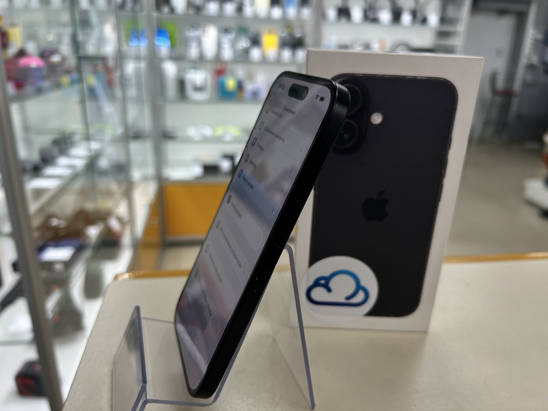 Смартфон Apple Iphone 16 128Gb