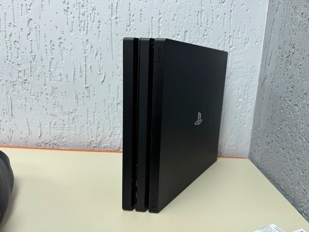 Игровая приставка PlayStation 4 Pro 1Tb
