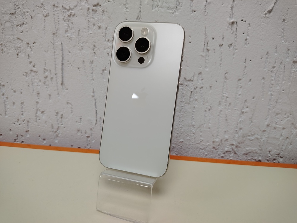 Смартфон Apple Iphone 15 Pro 128Gb eSIM