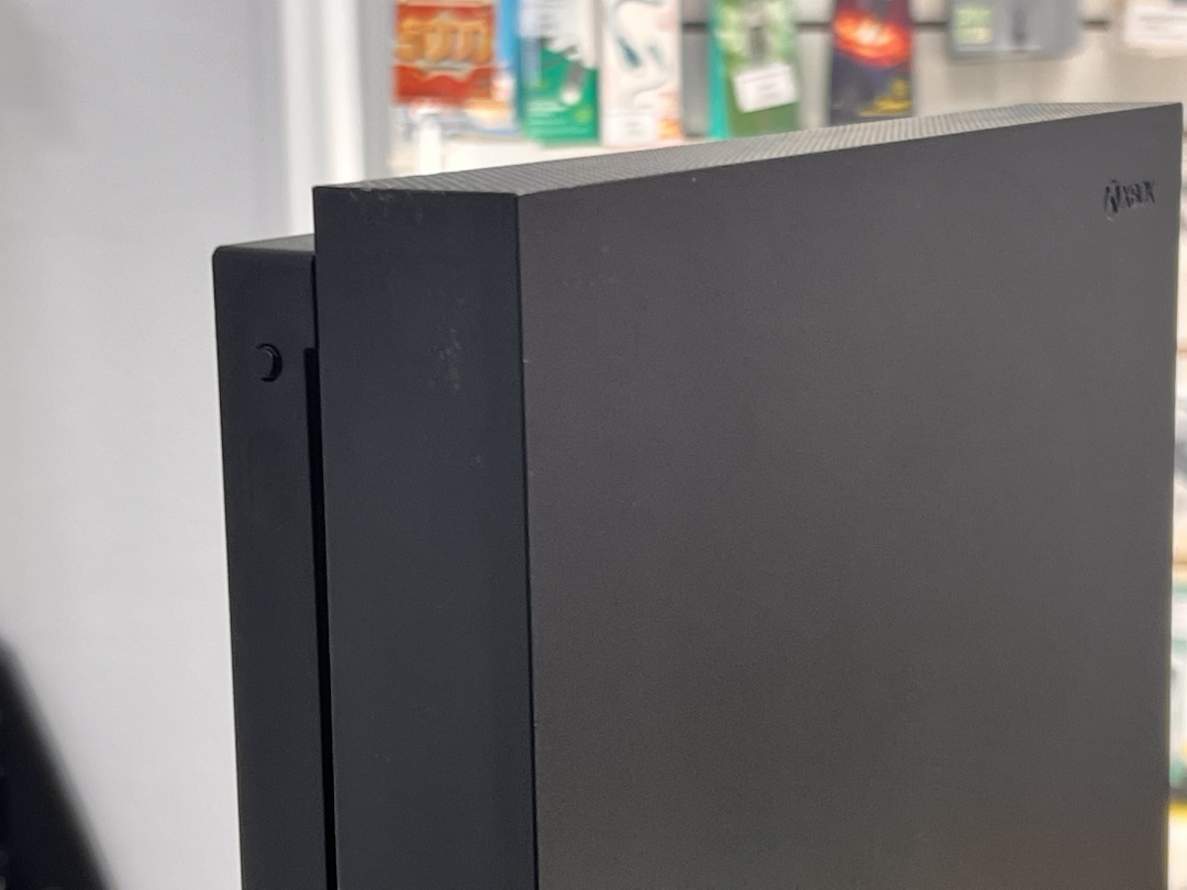 Игровая приставка Xbox One X 1Tb