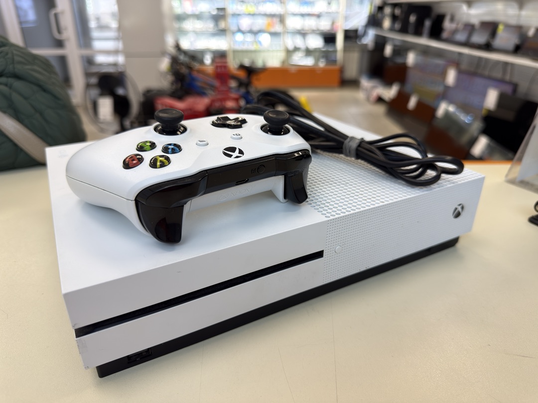 Игровая приставка Xbox One S 1TB