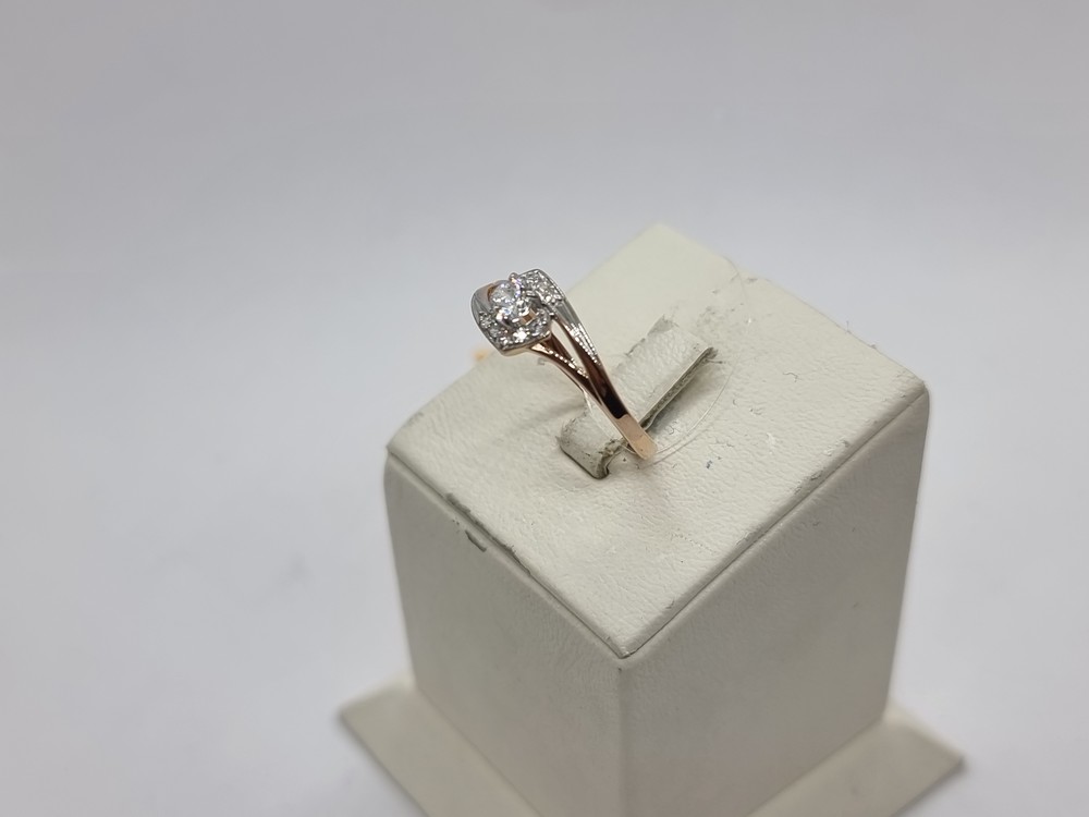 КОЛЬЦО С КАМНЯМИ (Au 585)